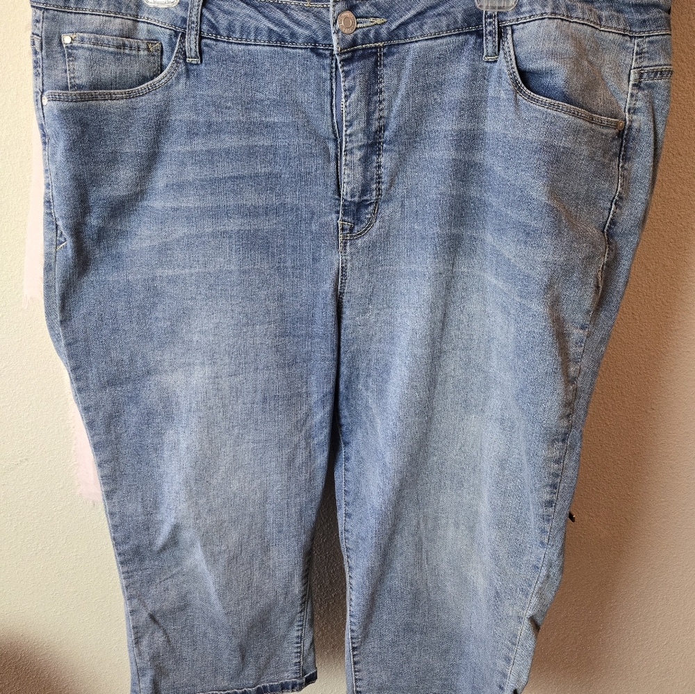 Angels denim capris - Picture 2 of 9